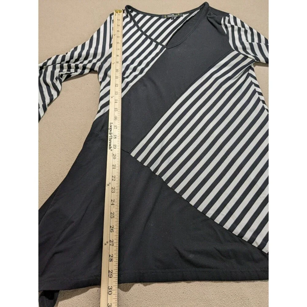 Lior Paris Black & White Stripes, Geometric Pattern Tunic with V-Neck Collar SM - Picture 8 of 10